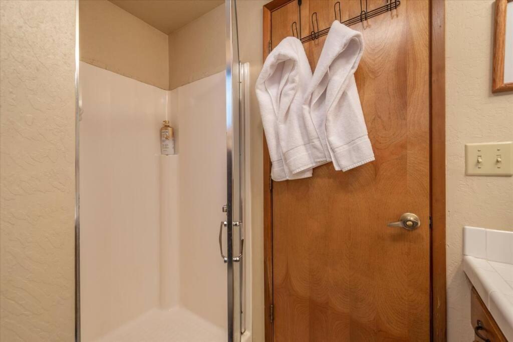 3Br Tahoe Donner Cabin With Hoa Perks Like Pools Hot-Tub Minutes To Trails Lake Golf Truckee Buitenkant foto