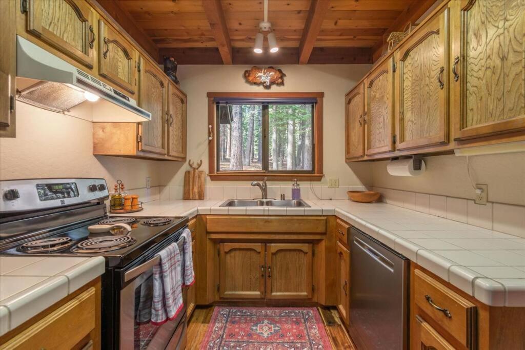 3Br Tahoe Donner Cabin With Hoa Perks Like Pools Hot-Tub Minutes To Trails Lake Golf Truckee Buitenkant foto