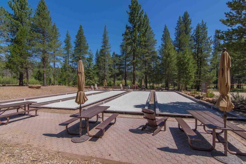 3Br Tahoe Donner Cabin With Hoa Perks Like Pools Hot-Tub Minutes To Trails Lake Golf Truckee Buitenkant foto